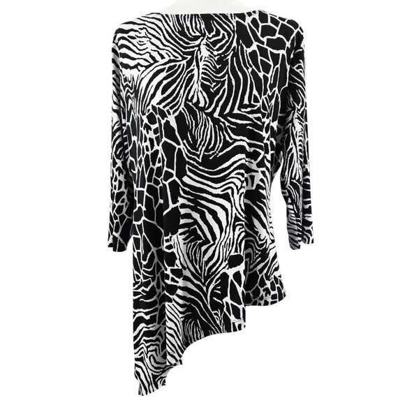 Chico's Travelers Black White Giraffe Zebra Print Asymmetrical Hem Tunic Exotic - Picture 1 of 8
